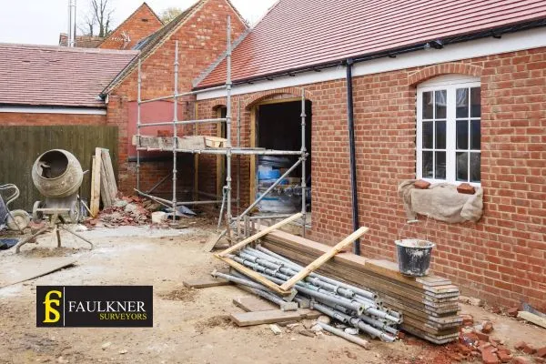 What is the minimum distance between 2 houses? 2 Distance Between Two Houses : Party Wall Surveyors Banbury